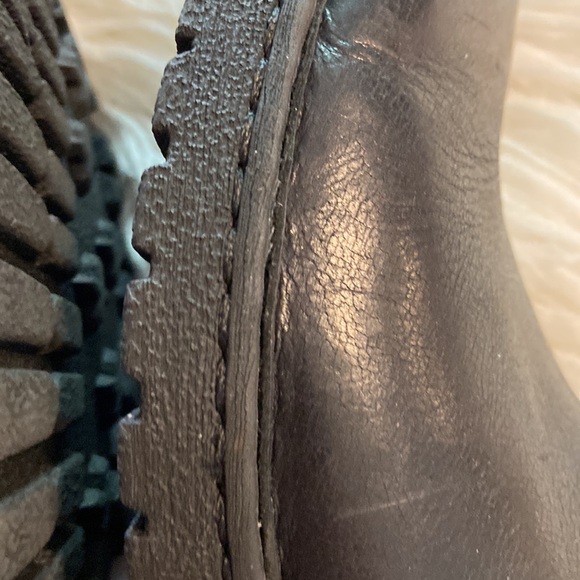 BORN Black Leather Men's Boots size 10 leather upper BNWOT color black - Picture 11 of 16